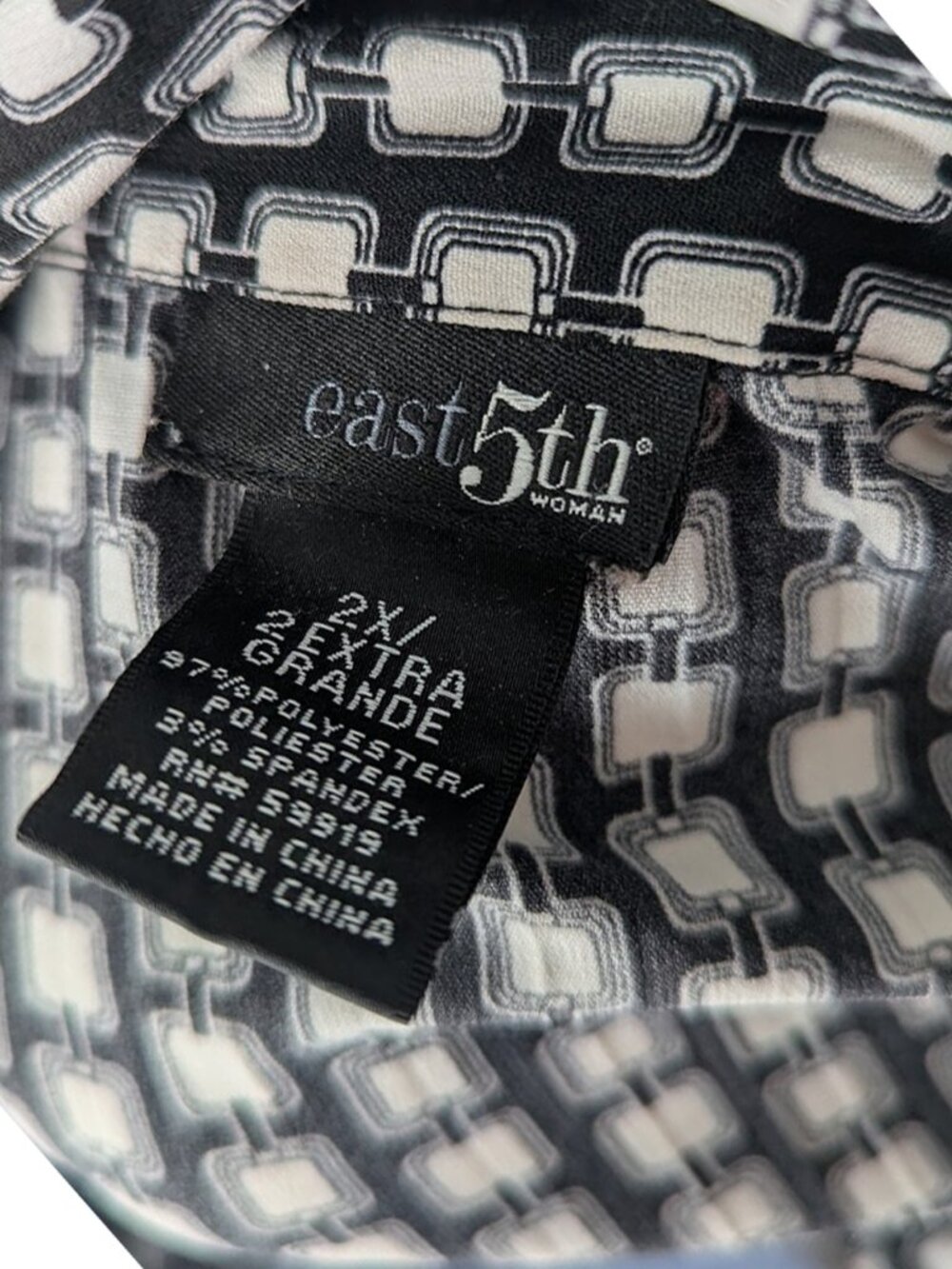 East 5th Black and White Geometric Pleated Button Down Blouse - Picture 11 of 12